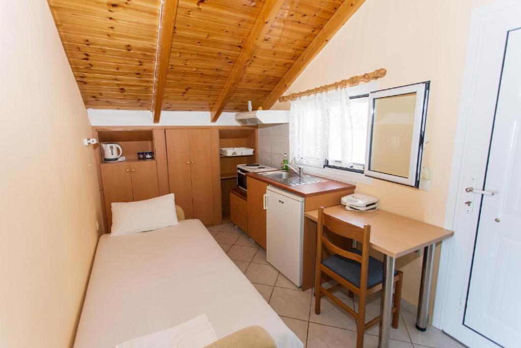 Villa Rozou Paralia Vrachou Extérieur photo